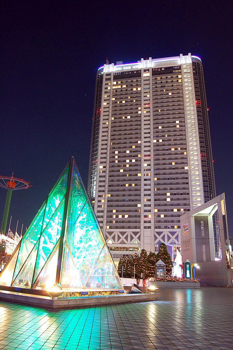 Кензо Танге. Tokyo Dome Hotel